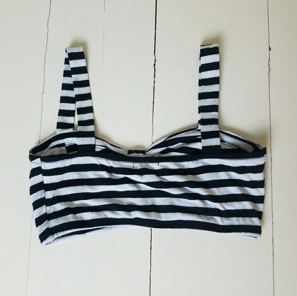 Black and White Striped Crop Top - Picture 3 of 5